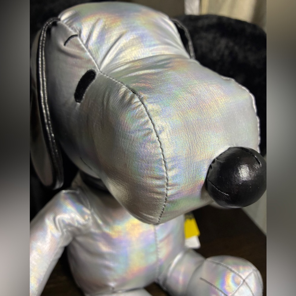 Peanuts 75th anniversary Snoopy. - Picture 5 of 10